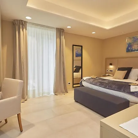 Cristina Scopello Hotel