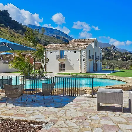 Cristina Scopello Hotel